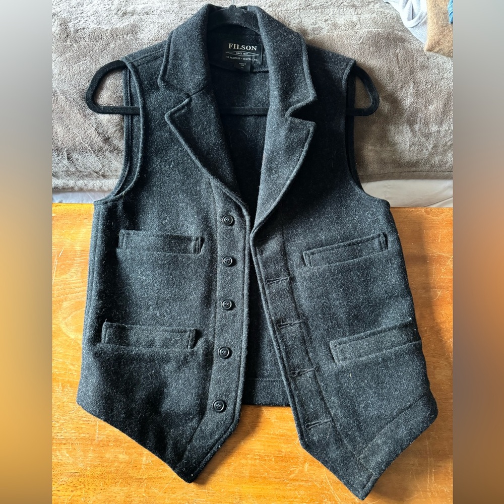Brand new, unworn FILSON MACKINAW WOOL WESTERN VEST.